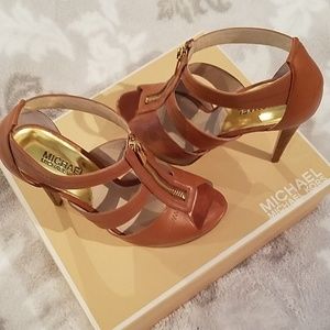 EUC Michael Kors leather platform heels